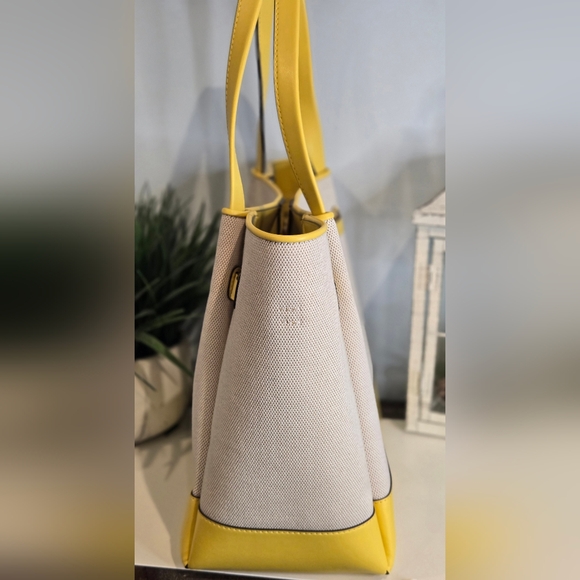 Michael Kors Reed Large Tote Bag - Picture 5 of 12